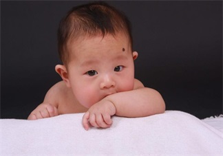 寶寶胎記會(huì)自己掉嗎 寶寶胎記去除方法