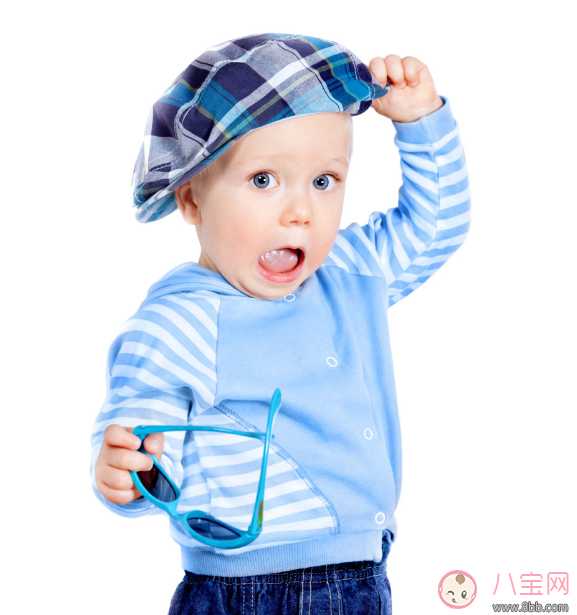 夏天怎么保護(hù)寶寶的眼睛 孩子帶太陽鏡真的護(hù)眼嗎