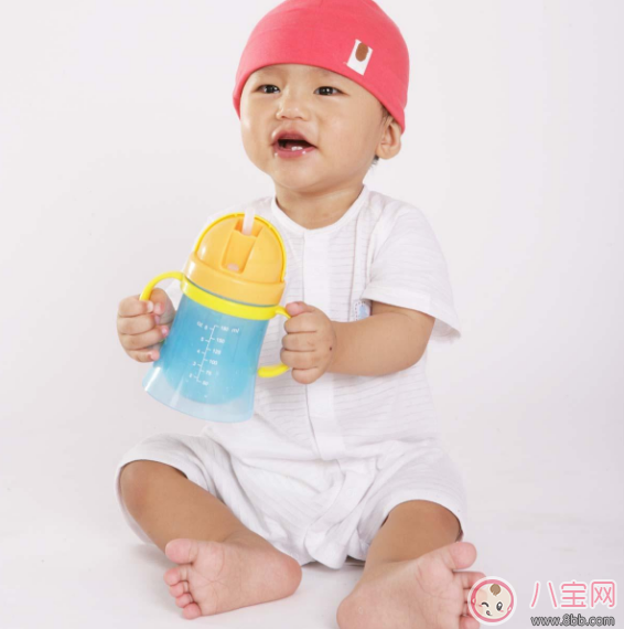 夏天孩子怎么喝水比較好 三伏天孩子喝水注意事項 夏天孩子怎么喝水比較好 三伏天孩子喝水注意事項