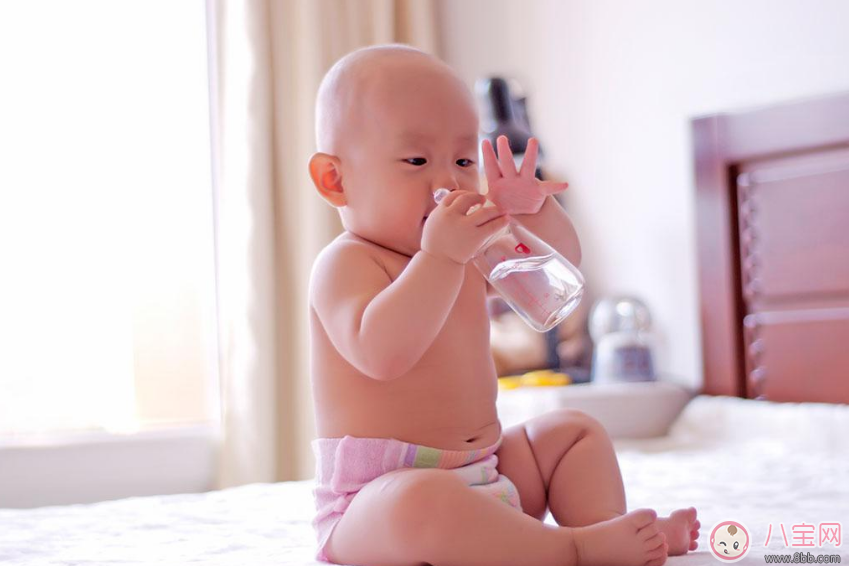 夏天孩子怎么喝水比較好 三伏天孩子喝水注意事項 夏天孩子怎么喝水比較好 三伏天孩子喝水注意事項