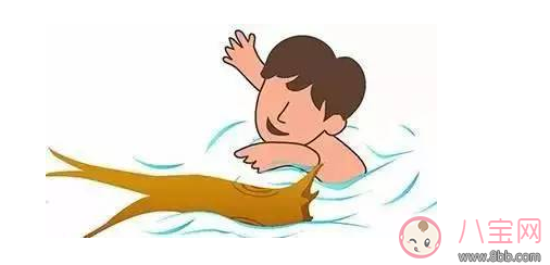 熊孩子岸邊狂笑 他要死了 遇見(jiàn)溺水怎么辦