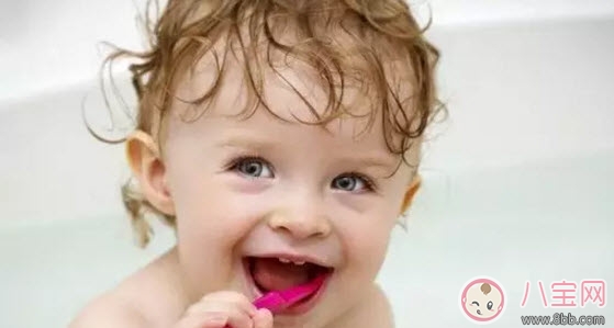 寶寶刷牙的最佳年齡 一歲寶寶怎么刷牙(寶寶不愛(ài)刷牙怎么辦) 寶寶刷牙的最佳年齡 一歲寶寶怎么刷牙(寶寶不愛(ài)刷牙怎么辦)