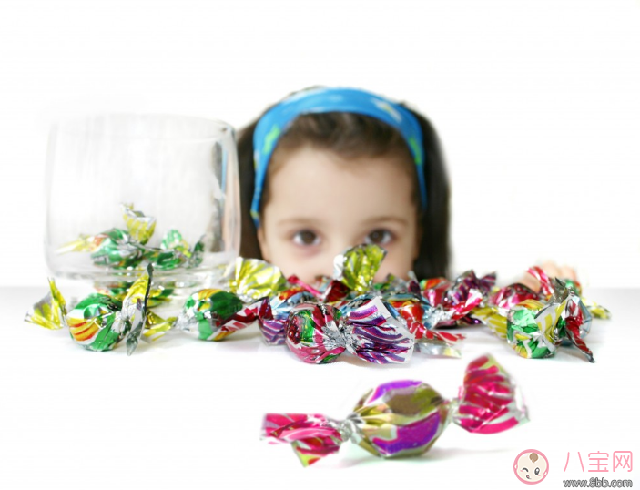 孩子愛吃零食如何糾正 正確引導(dǎo)孩子吃零食才是好方法 孩子愛吃零食如何糾正 正確引導(dǎo)孩子吃零食才是好方法