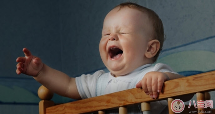 為什么寶寶睡前要哭鬧的原因 寶寶睡覺哭鬧怎么辦(注意力轉(zhuǎn)移大法) 為什么寶寶睡前要哭鬧的原因 寶寶睡覺哭鬧怎么辦(注意力轉(zhuǎn)移大法)