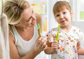 董潔兒子頂頂四顆蛀牙 寶寶更易患蛀牙問(wèn)題