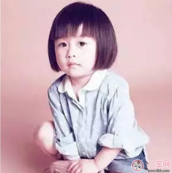 一歲女寶寶夏天發(fā)型 夏天一歲女寶寶發(fā)型有哪些(劉海+盤發(fā)) 一歲女寶寶夏天發(fā)型 夏天一歲女寶寶發(fā)型有哪些(劉海+盤發(fā))