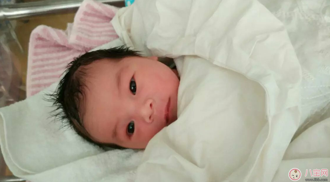 孩子為什么一出生就只會哭不會笑 孩子的哭聲究竟代表著什么 孩子為什么一出生就只會哭不會笑 孩子的哭聲究竟代表著什么