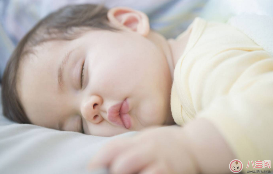 章子怡工作女兒醒了好乖 怎么安撫睡醒的寶寶