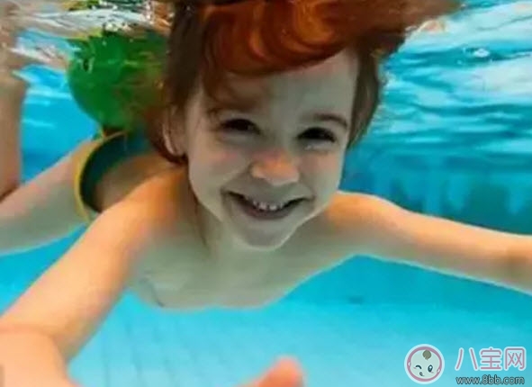 寶寶多大可以游泳 夏天寶寶游泳用什么游泳圈(游泳注意事項(xiàng))