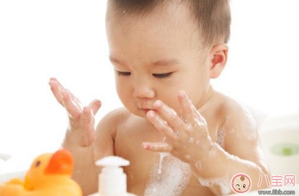寶寶不喜歡洗澡怎么辦 讓寶寶愛(ài)上洗澡的小妙招