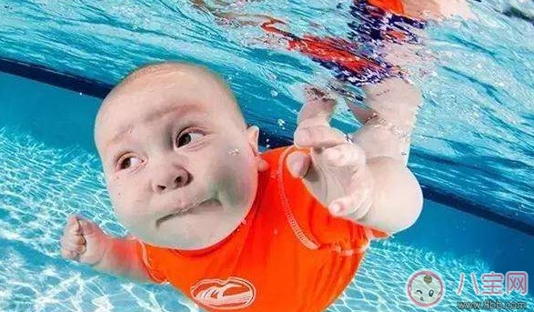 2017夏季寶寶游泳水溫多少合適 嬰兒游泳水溫過高會(huì)怎么樣 2017夏季寶寶游泳水溫多少合適 嬰兒游泳水溫過高會(huì)怎么樣