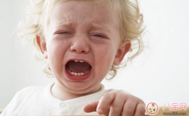 三個(gè)月寶寶拉肚子有泡沫怎么辦 寶寶多半受涼了(穿肚兜) 三個(gè)月寶寶拉肚子有泡沫怎么辦 寶寶多半受涼了(穿肚兜)