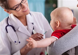 寶寶眼睛有好多眼屎需要馬上就醫(yī) 寶寶哪些情況千萬不能耽擱