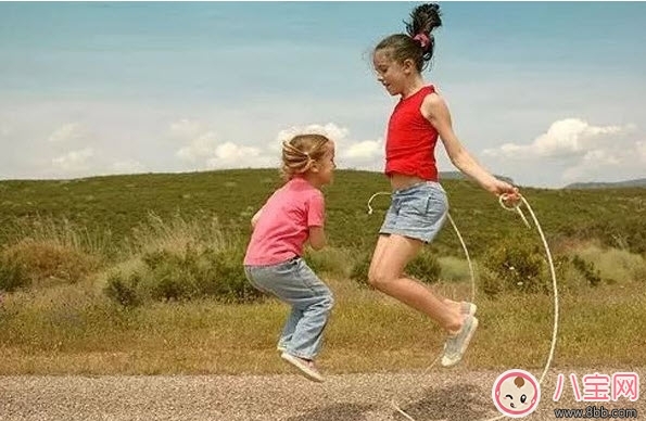 夏天如何讓孩子長高個(gè) 孩子長高的時(shí)期和方法 夏天如何讓孩子長高個(gè) 孩子長高的時(shí)期和方法