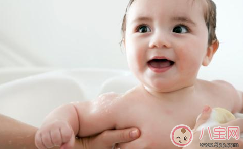 嬰兒長牙齒晚上睡不好怎么辦 寶寶長牙齒晚上躁動不安 嬰兒長牙齒晚上睡不好怎么辦 寶寶長牙齒晚上躁動不安