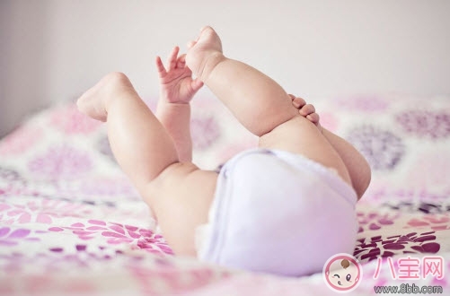 嬰兒長(zhǎng)尿布疹怎么辦 尿布疹是怎么引起的 嬰兒長(zhǎng)尿布疹怎么辦 尿布疹是怎么引起的