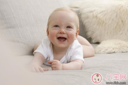 嬰兒長(zhǎng)尿布疹怎么辦 尿布疹是怎么引起的 嬰兒長(zhǎng)尿布疹怎么辦 尿布疹是怎么引起的