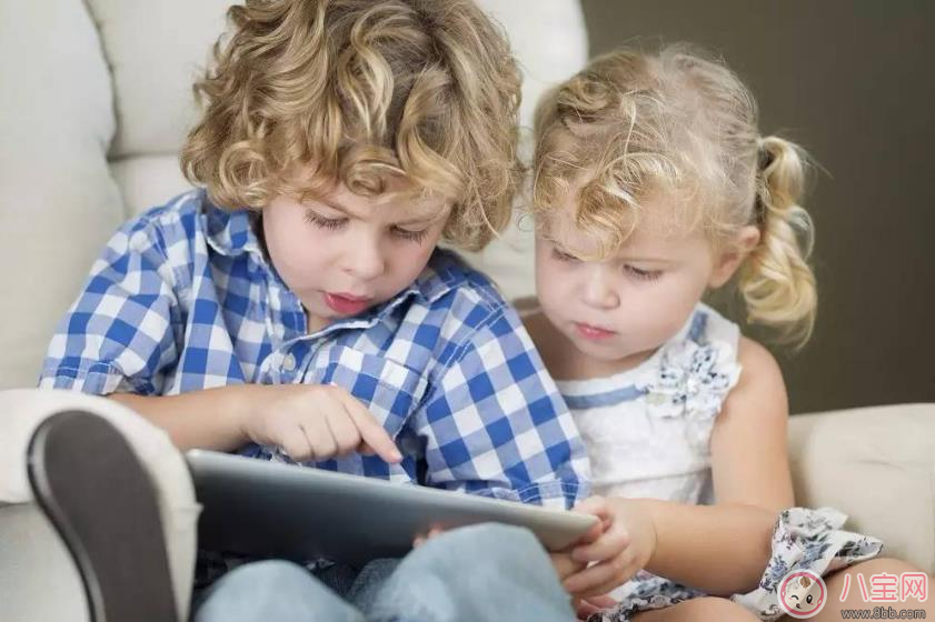 賈靜雯咘咘唱歌呆萌可愛(ài) 寶寶唱歌萌翻天