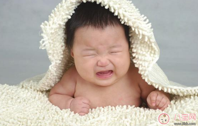 寶寶長(zhǎng)痱子怎么辦 給寶寶去痱子的方法有哪些 寶寶長(zhǎng)痱子怎么辦 給寶寶去痱子的方法有哪些