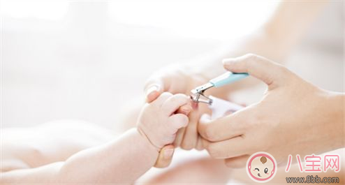 寶寶指甲太長抓人怎么辦 正確給寶寶剪指甲方法 寶寶指甲太長抓人怎么辦 正確給寶寶剪指甲方法