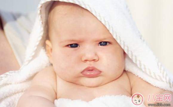 寶寶吐奶怎么辦 緩解吐奶方法分享 寶寶吐奶怎么辦 緩解吐奶方法分享