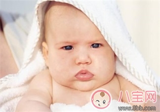 寶寶吐奶怎么辦     緩解吐奶方法分享