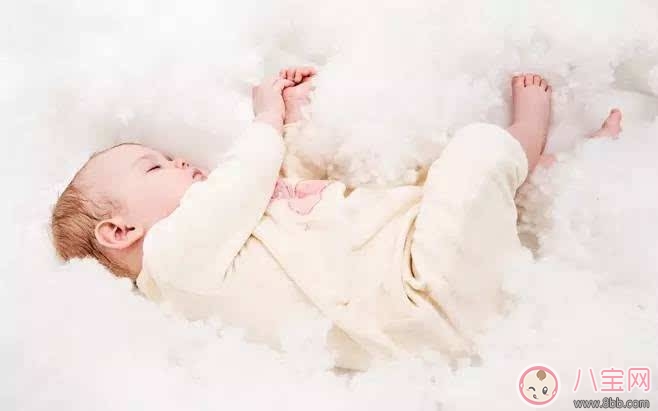 寶寶多大會(huì)翻身 寶寶幾個(gè)月會(huì)翻身