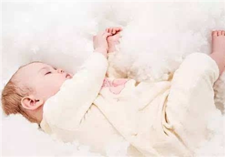 寶寶多大會(huì)翻身 寶寶幾個(gè)月會(huì)翻身
