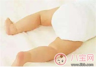 寶寶腿太彎怎么辦     怎么讓寶寶有一雙筆直的腿