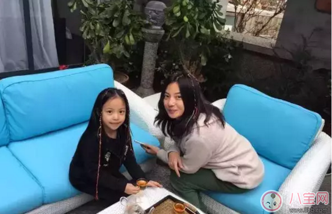 趙薇如何教育出乖巧小四月？趙薇的育兒經(jīng)是什么？