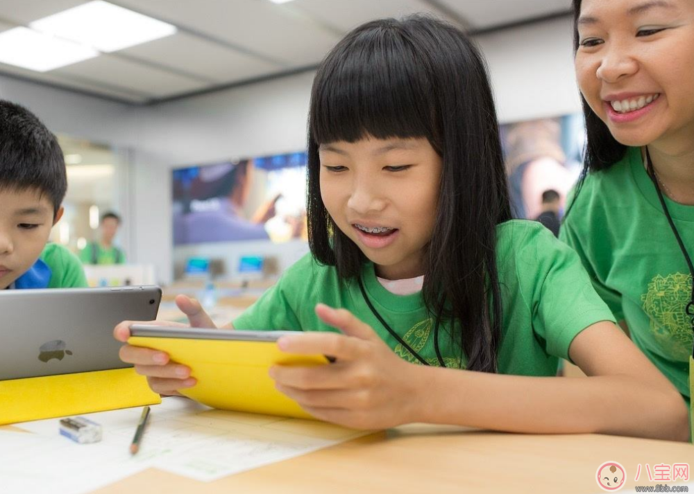 孩子沉迷手機延誤學業(yè)怎么辦 讓孩子遠離手機的辦法