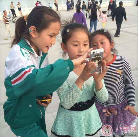 孩子沉迷手機延誤學業(yè)怎么辦 讓孩子遠離手機的辦法