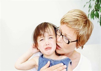 孩子被狗嚇到了怎么辦 孩子怕狗解決方法