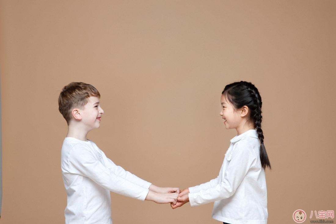 如何培養(yǎng)男孩子性別認(rèn)知 教育兒子怎么做 如何培養(yǎng)男孩子性別認(rèn)知 教育兒子怎么做