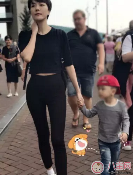 汪涵愛妻楊樂樂牽3歲小沐沐出行 國慶節(jié)出行小心孩子安全隱患