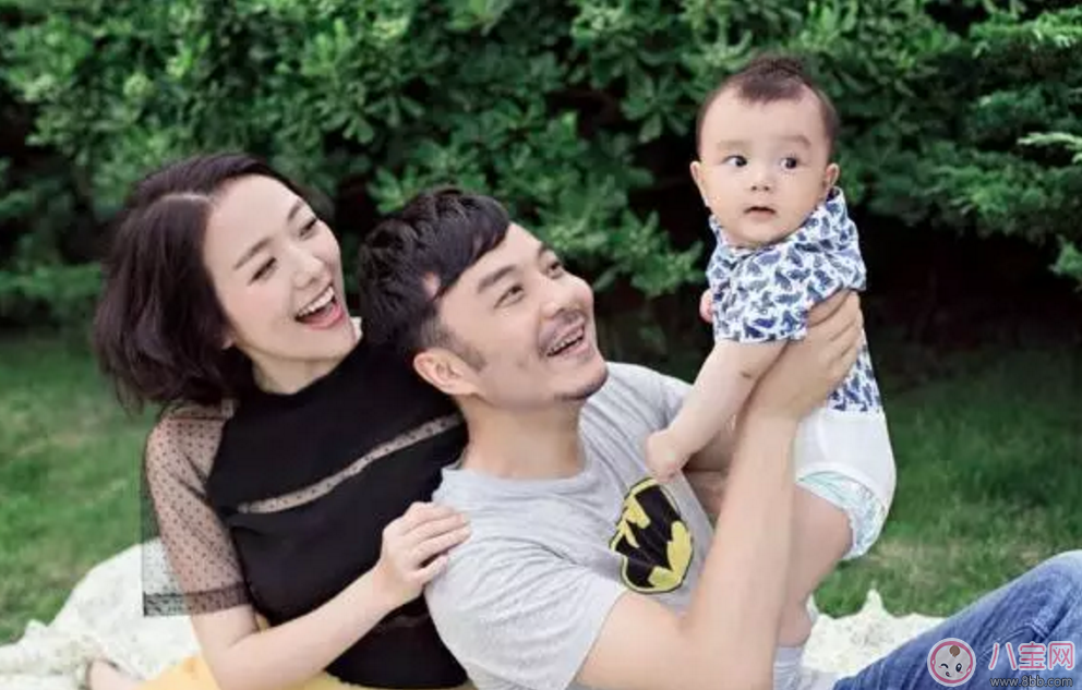 汪涵愛妻楊樂樂牽3歲小沐沐出行 國慶節(jié)出行小心孩子安全隱患