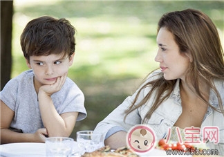 父母愛嘮叨合適嗎？寶寶表現(xiàn)明確是否嘮叨過度