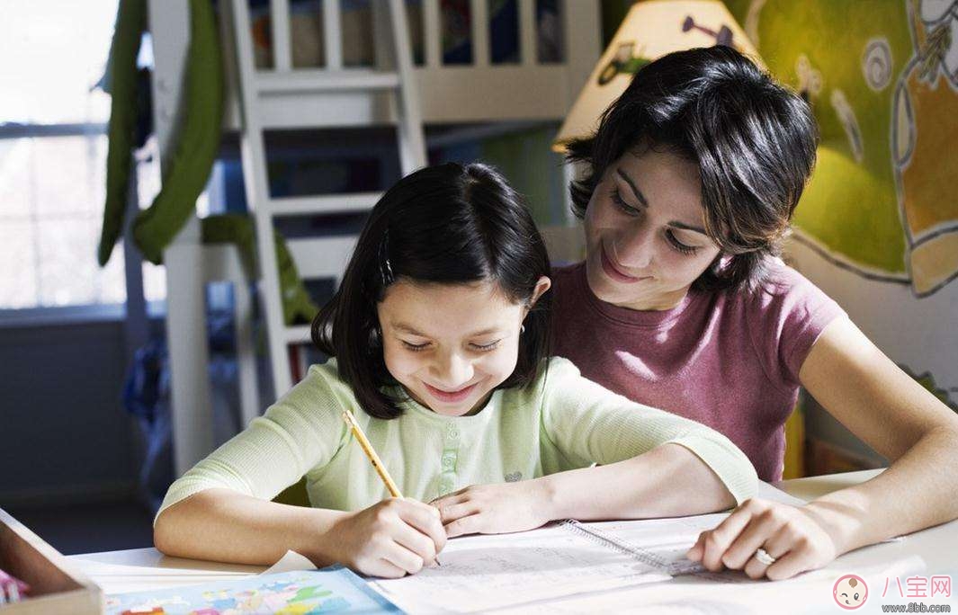 父母愛嘮叨合適嗎？寶寶表現(xiàn)明確是否嘮叨過度