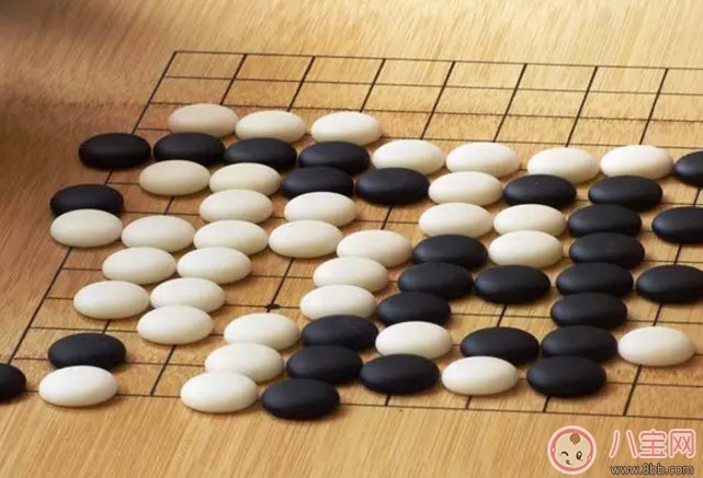 孩子學(xué)下棋的最佳年齡 孩子學(xué)象棋圍棋國際象棋哪種好