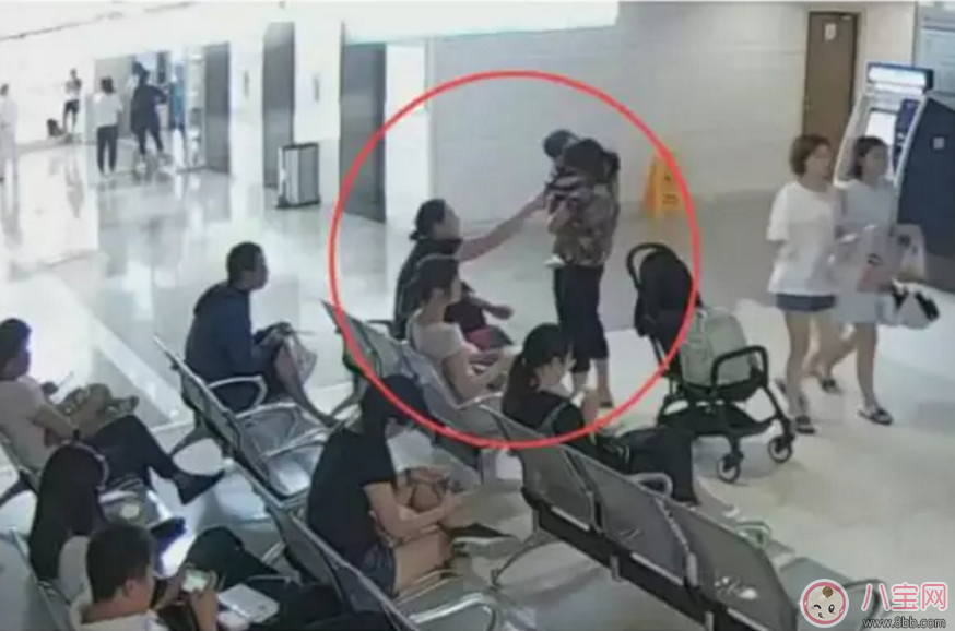 家長(zhǎng)帶孩子出行如何防騙 家長(zhǎng)帶孩子出門(mén)注意事項(xiàng) 家長(zhǎng)帶孩子出行如何防騙 家長(zhǎng)帶孩子出門(mén)注意事項(xiàng)