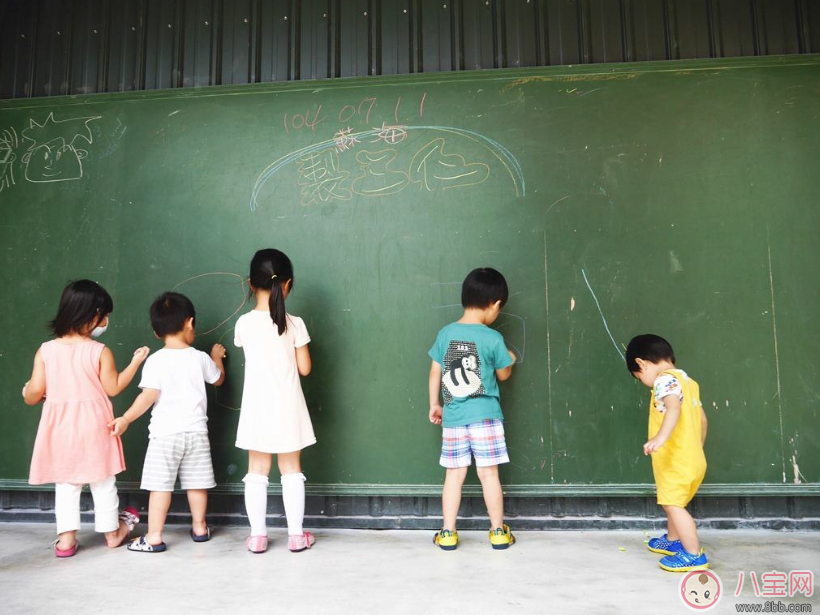 孩子愛涂鴉就讓他學畫畫 別嫌畫的丑那是靈感