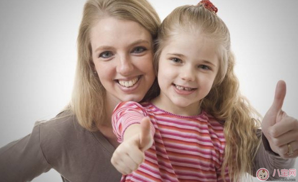 家長(zhǎng)怎樣表?yè)P(yáng)孩子才能有好的效果 父母如何高級(jí)贊美孩子 家長(zhǎng)怎樣表?yè)P(yáng)孩子才能有好的效果 父母如何高級(jí)贊美孩子