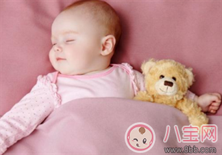 星二代睡姿誰(shuí)錯(cuò)了？馨爺鎖喉阿拉蕾凹造型