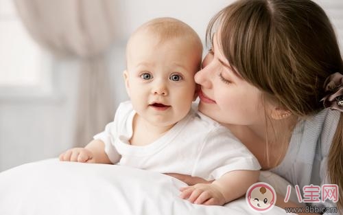 為啥孩子回家都會先找媽媽！答案好暖