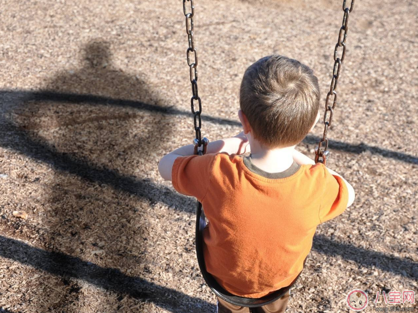 聽到孩子說臟話慌了 其實讓孩子不當回事說臟話就會過去