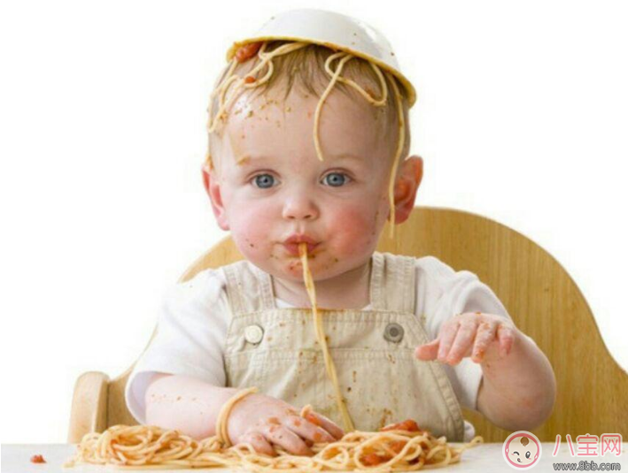 怎么培養(yǎng)寶寶自己吃飯的能力 寶寶學(xué)習(xí)吃飯餐具盤點(diǎn) 怎么培養(yǎng)寶寶自己吃飯的能力 寶寶學(xué)習(xí)吃飯餐具盤點(diǎn)