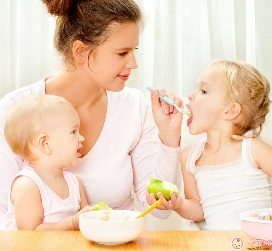 如何提升寶寶表現(xiàn)能力  首先培養(yǎng)孩子自信心