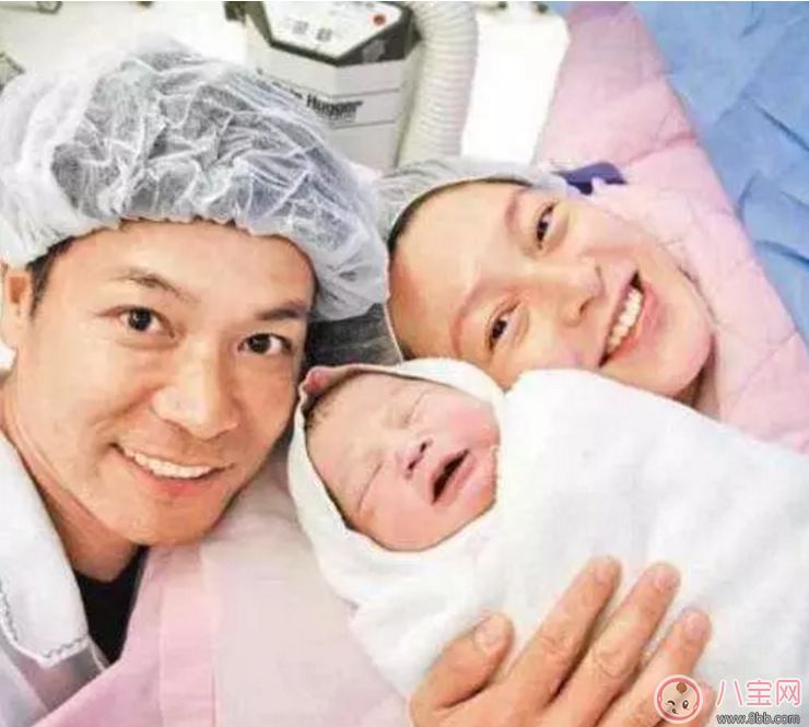 靳東赴港陪愛(ài)妻生二胎 還有那些全程陪產(chǎn)的星爸【準(zhǔn)爸陪產(chǎn)十大準(zhǔn)備】