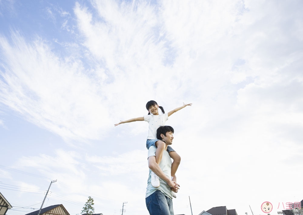 爸爸多和孩子互動 正面影響多 爸爸多和孩子互動 正面影響多