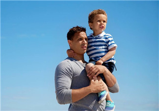 爸爸多和孩子互動  正面影響多